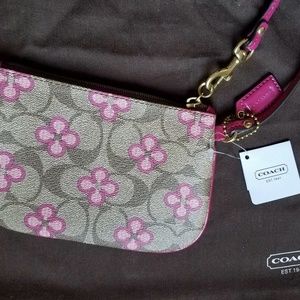 Coach Signature  Zip Wristlet Canvas with  Flower